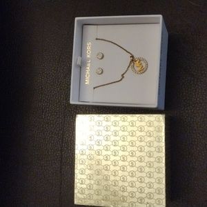 Michael kors, 16" necklace and earrings